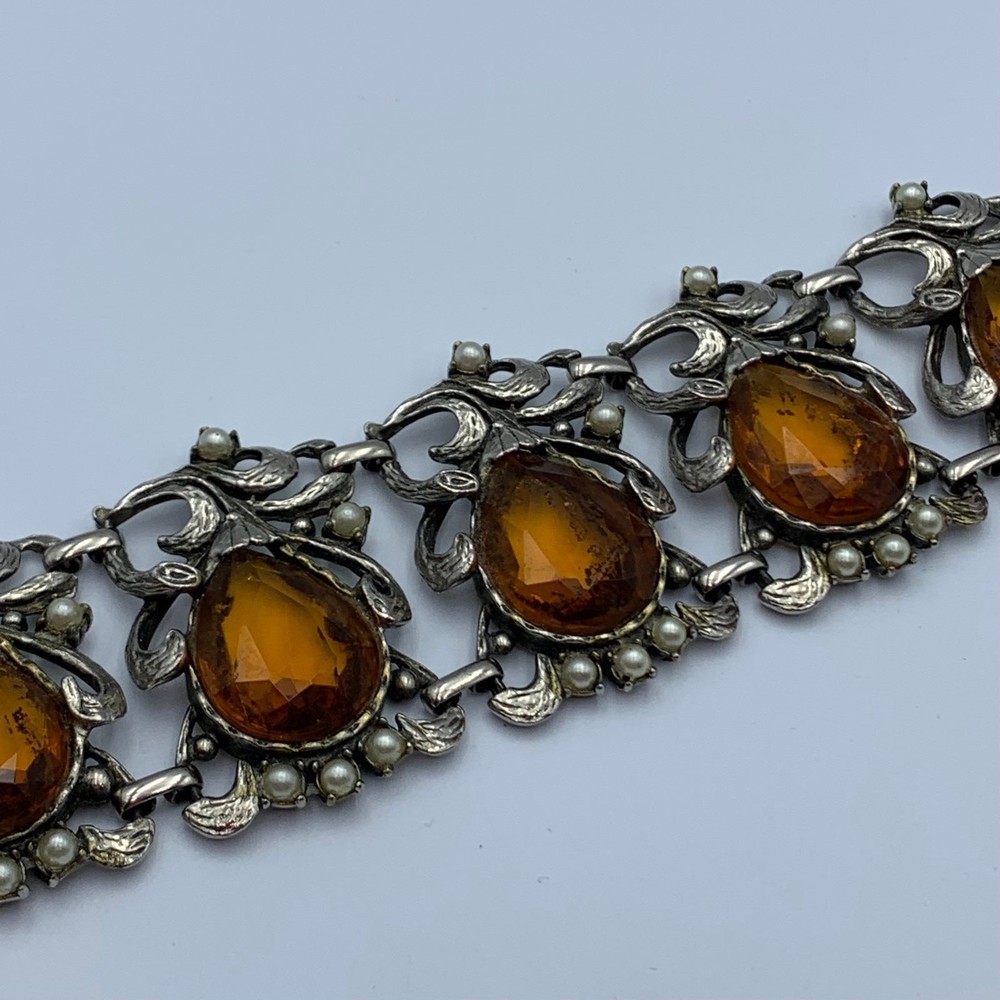Vintage art deco Silver tone and Orange glass hinged Bracelet - Picture 7 of 12